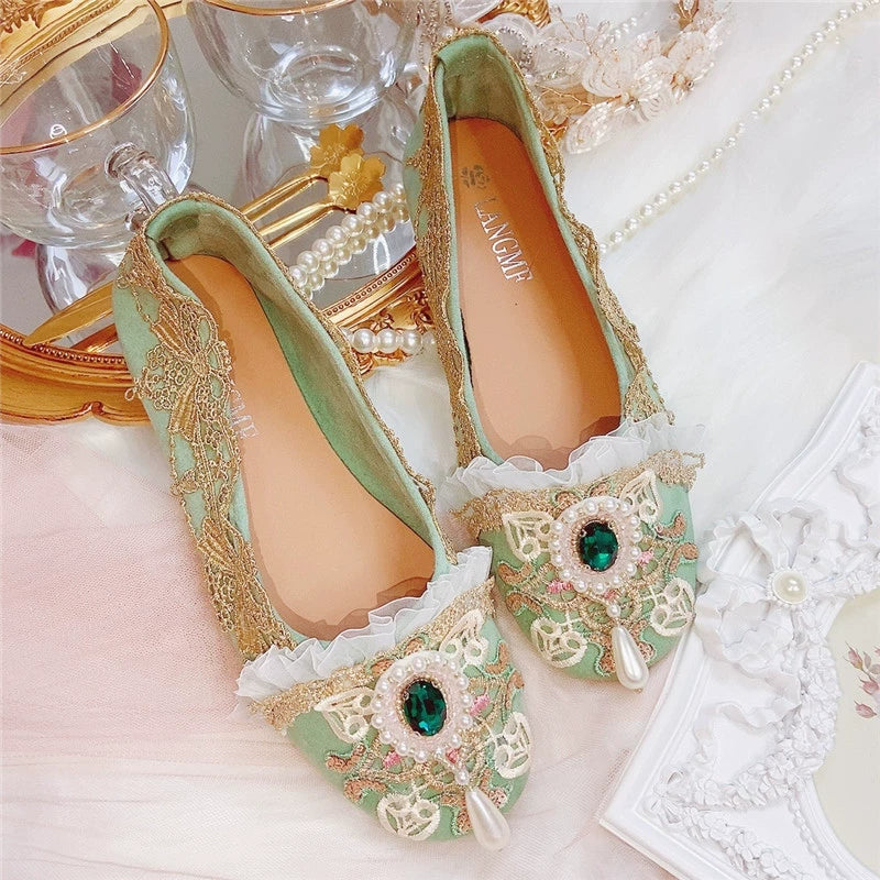 Vintage Lace Embroidery Flat Shoes